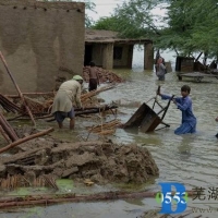 巴基斯坦遇上史上难遇洪灾 一半以上地区被淹 已致982人死亡